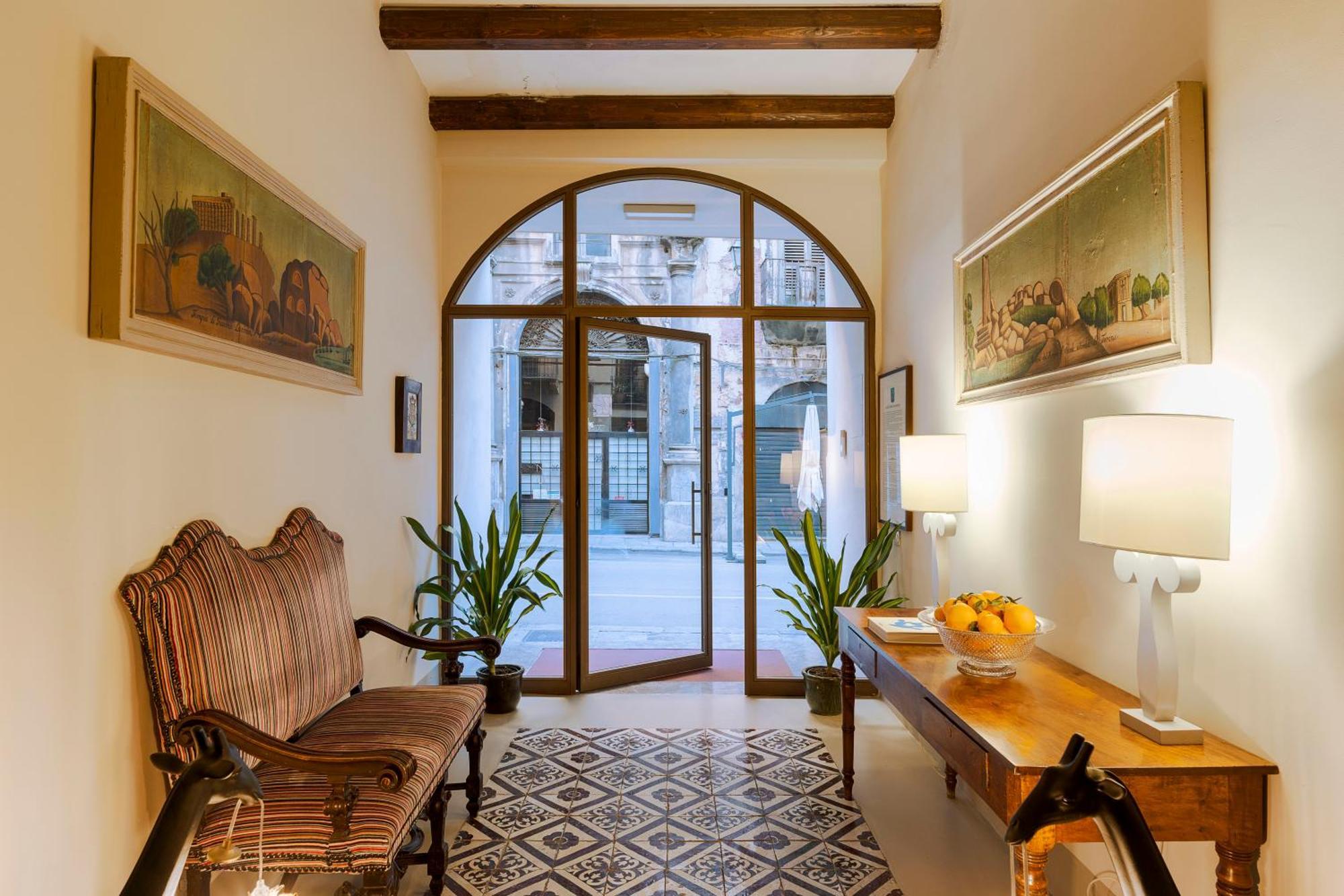 فندق Palazzo Arone Dei Baroni Di Valentino باليرمو المظهر الخارجي الصورة